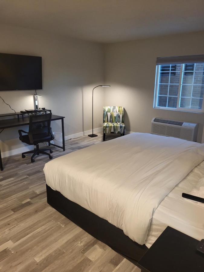 Red Fox Inn And Suites Waverly Eksteriør bilde